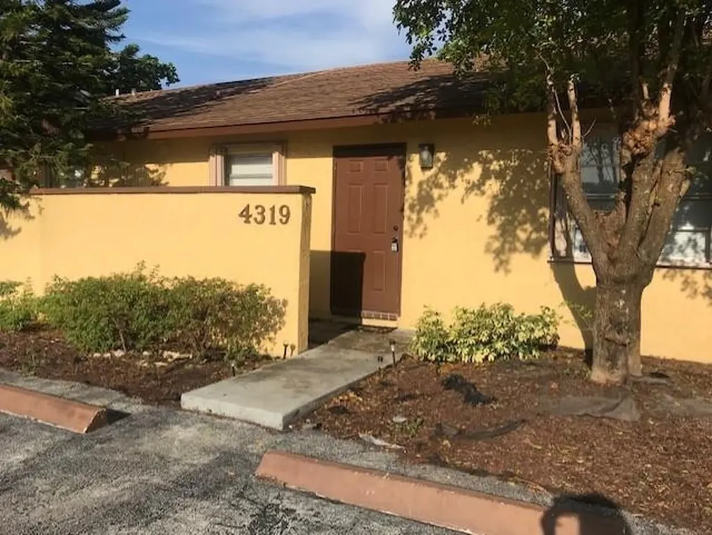 4319 NW 5th Avenue Deerfield Beach FL 33064