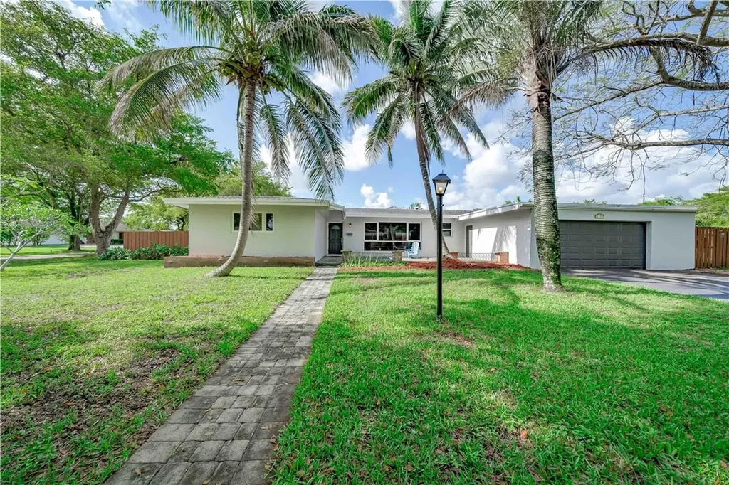 6148 Pine Terrace Plantation FL 33317