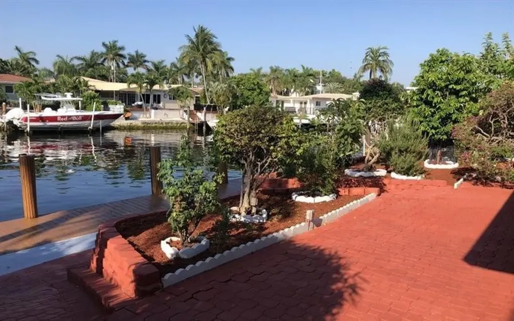2470 SE 11th Street Pompano Beach FL 33062