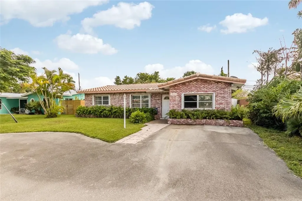 2024 NW 39th Street Oakland Park FL 33309