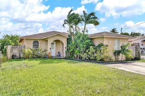 5340 SW 19th Street West Park FL 33023