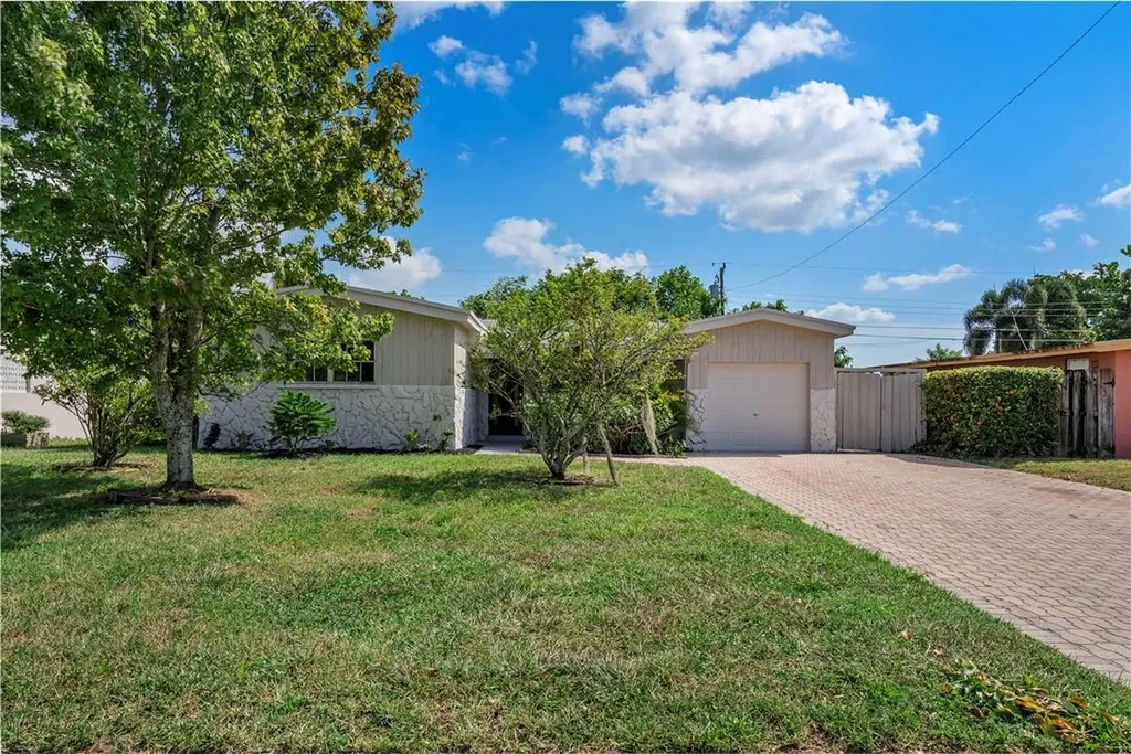 7010 SW 11th Street Pembroke Pines FL 33023