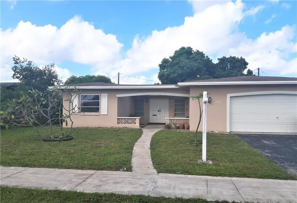 7225 Mckinley Street Hollywood FL 33024