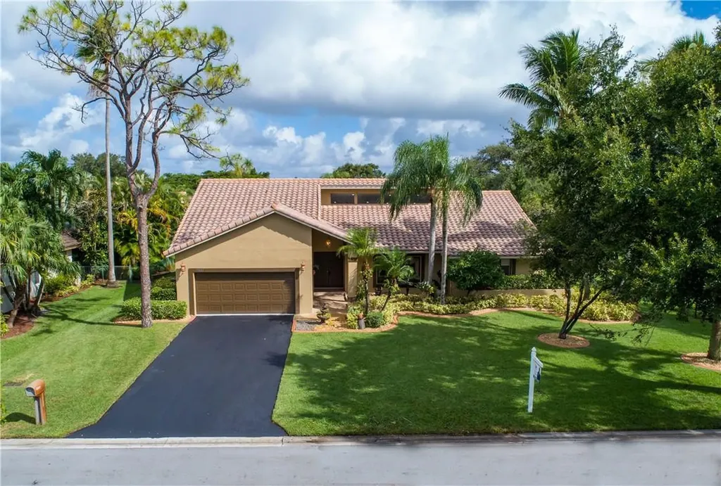 8551 NW 52nd Place Coral Springs FL 33067