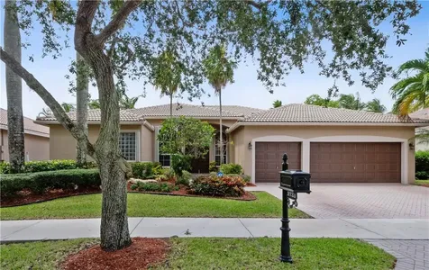 3733 Oak Ridge Lane Weston FL 33331
