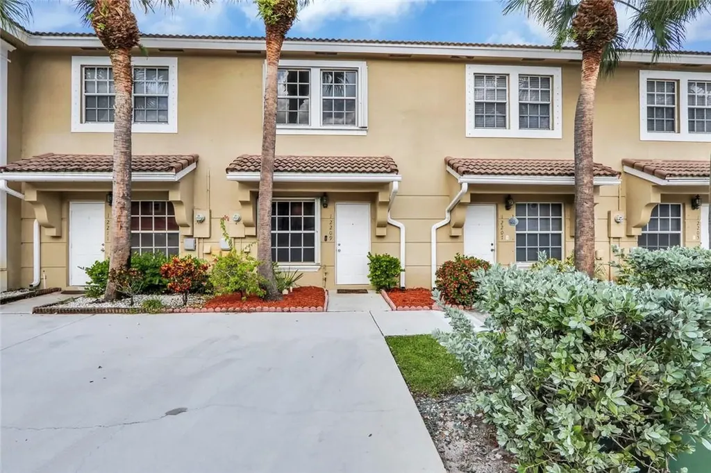 12209 SW 6th Street Pembroke Pines FL 33025