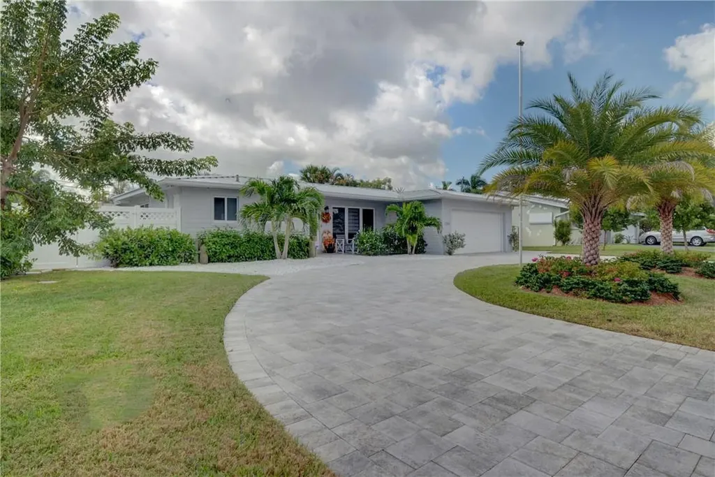 2760 SE 2nd Street Pompano Beach FL 33062