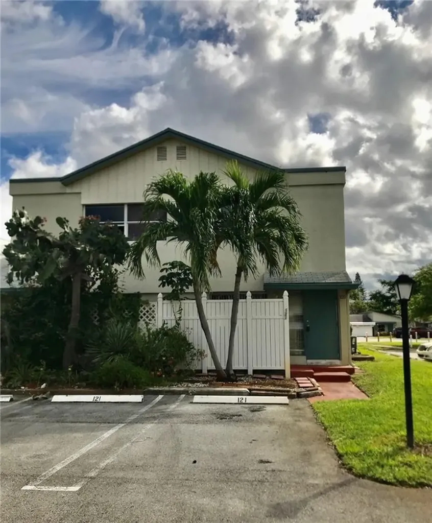 3000 NW 5th Terrace Pompano Beach FL 33064