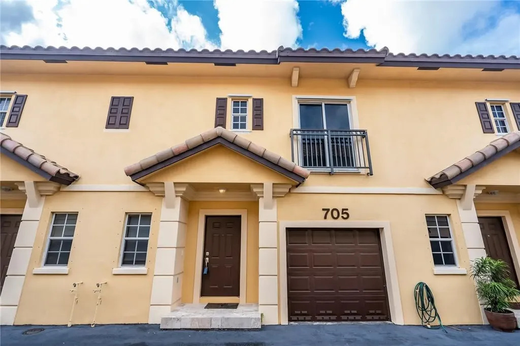 705 NE 43rd Street Oakland Park FL 33334