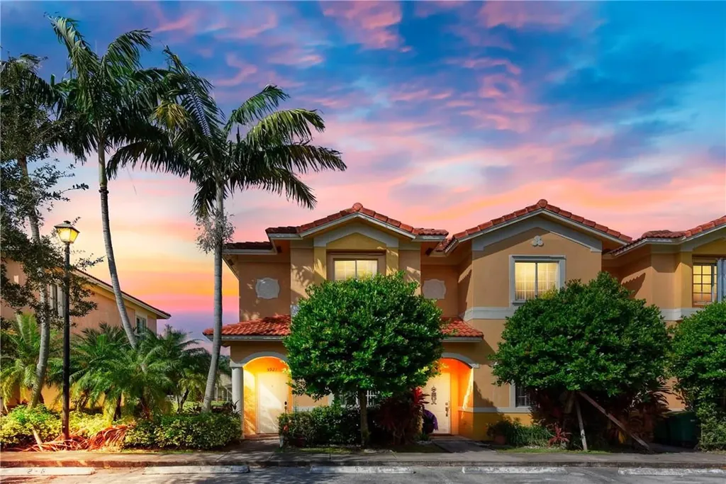 5921 Riverside Avenue Tamarac FL 33321