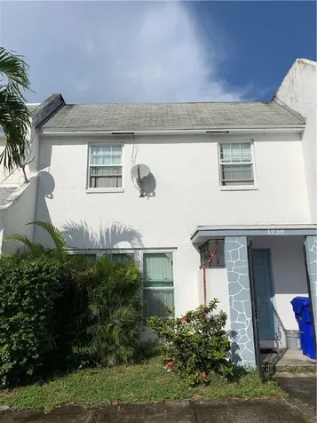 1239 Seaview North Lauderdale FL 33068