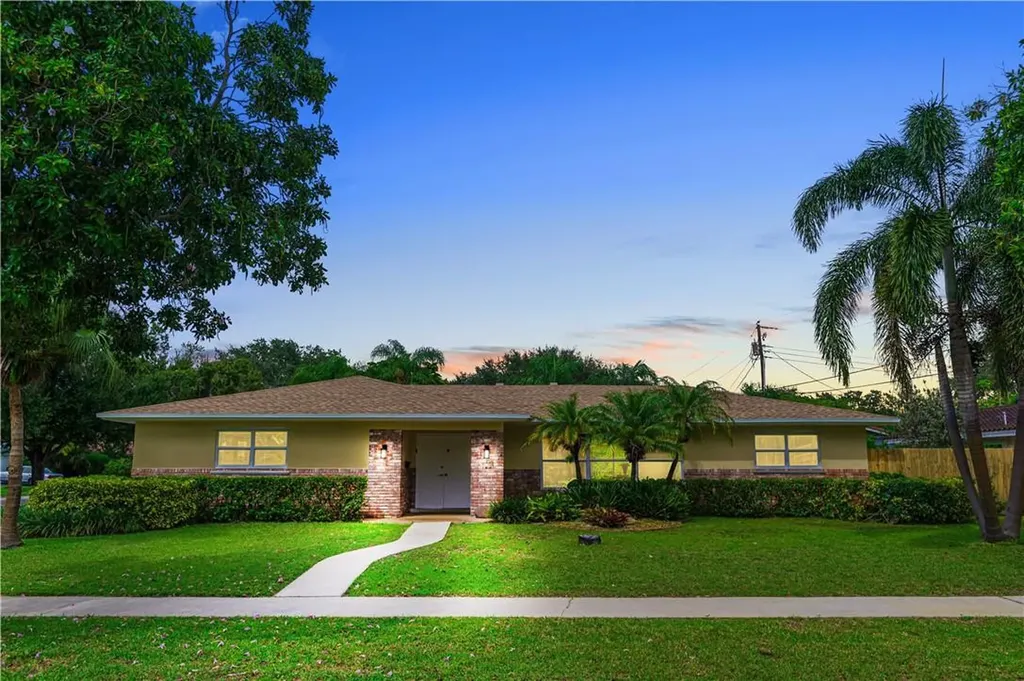 7281 NW 7th Street Plantation FL 33317