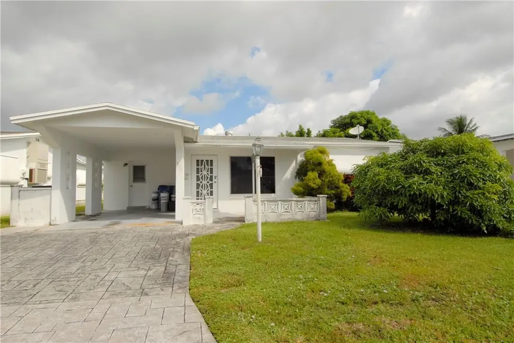 5029 NW 42nd Street Lauderdale Lakes FL 33319