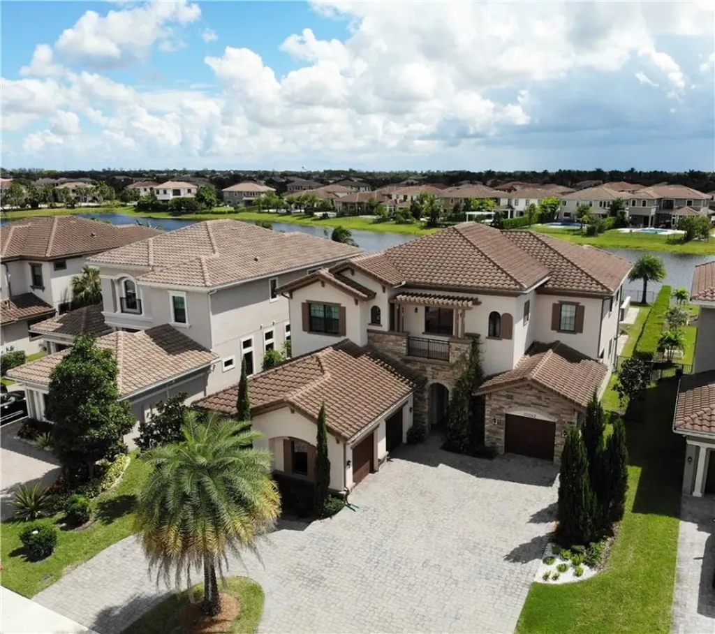 10262 Sweet Bay Manor Parkland FL 33076