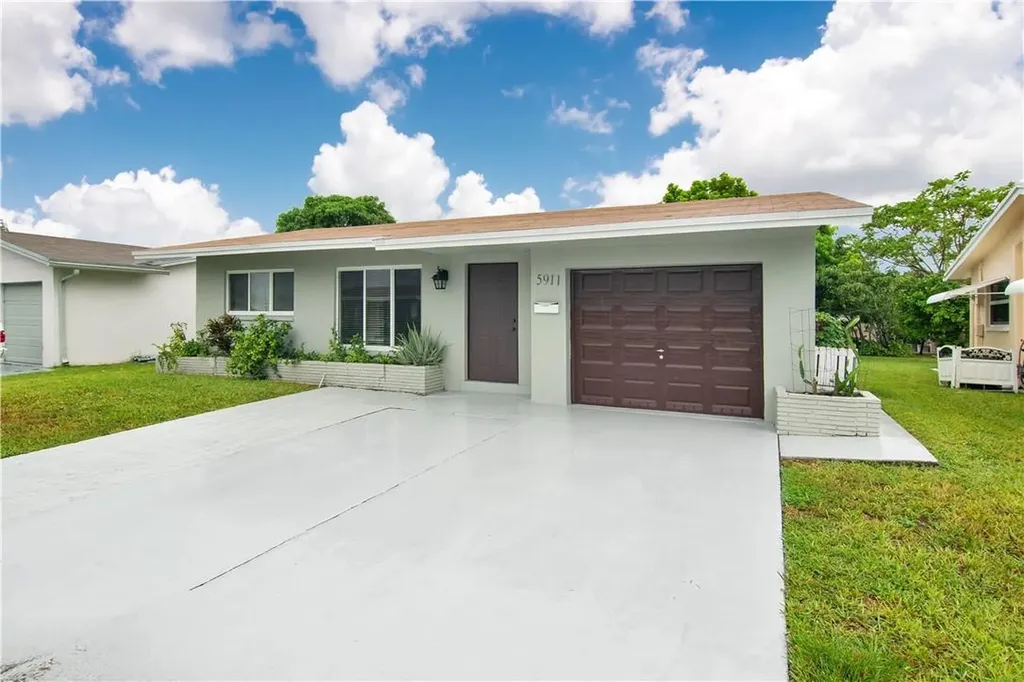 5911 NW 69th Avenue Tamarac FL 33321