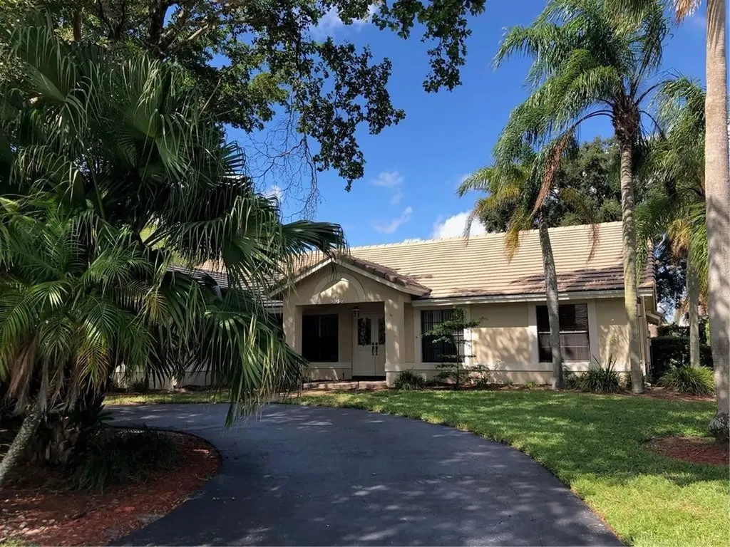 8463 NW 53rd Place Coral Springs FL 33067