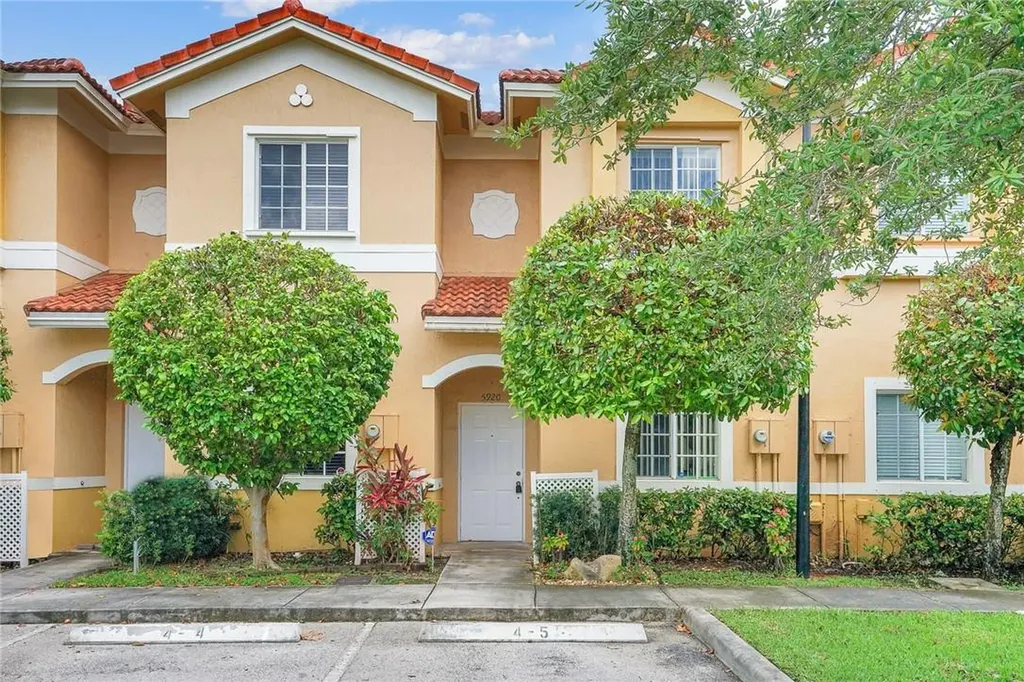 5920 Riverside Avenue Tamarac FL 33321