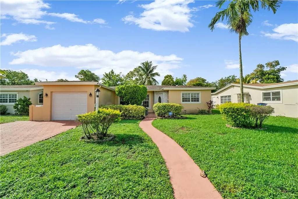 4186 NW 48th Avenue Lauderdale Lakes FL 33319