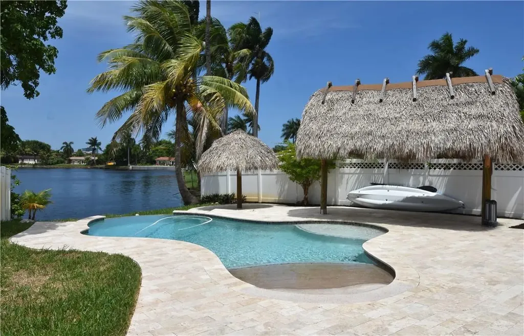 4750 NE 13th Terrace Oakland Park FL 33334