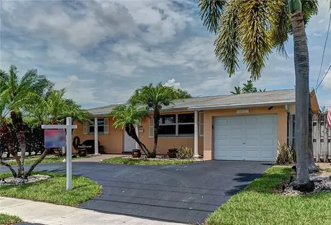 2611 NW 84th Way Sunrise FL 33322