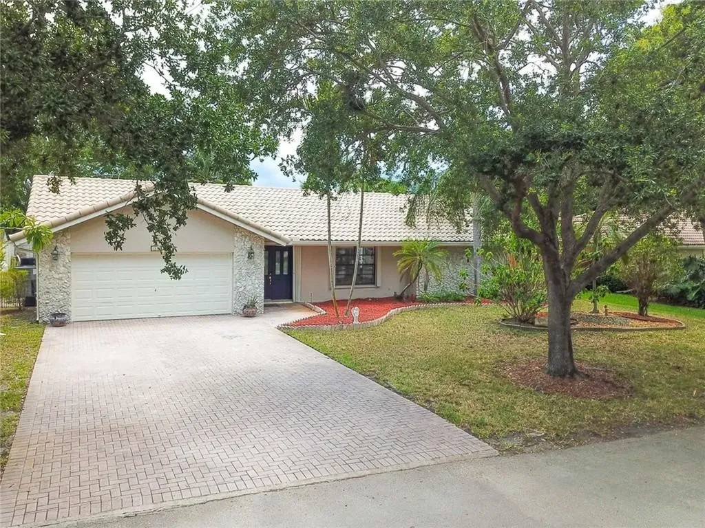 1030 NW 93rd Avenue Plantation FL 33322