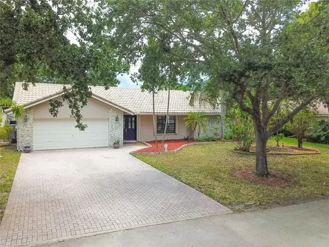 1030 NW 93rd Avenue Plantation FL 33322