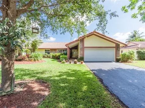 10177 NW 1st Manor Coral Springs FL 33071