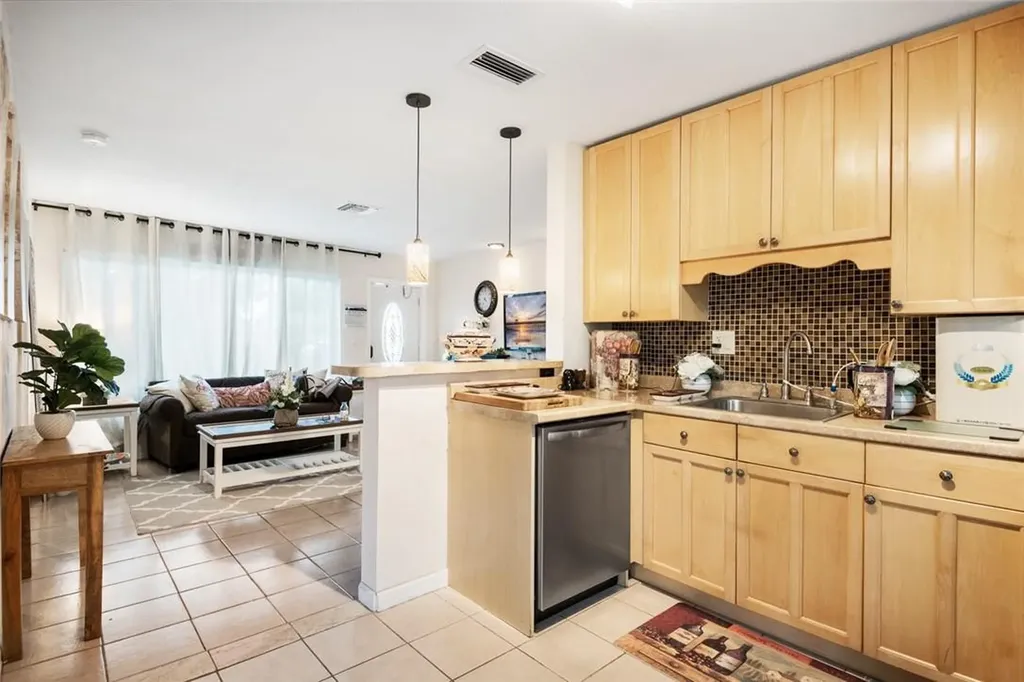 2641 NE 7th Terrace Pompano Beach FL 33064