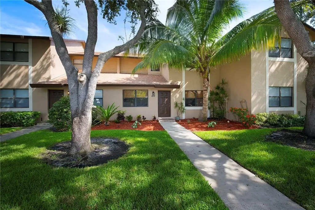 215 Lakeside Circle Sunrise FL 33326