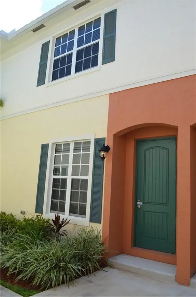 720 SW 2nd Way Pompano Beach FL 33060