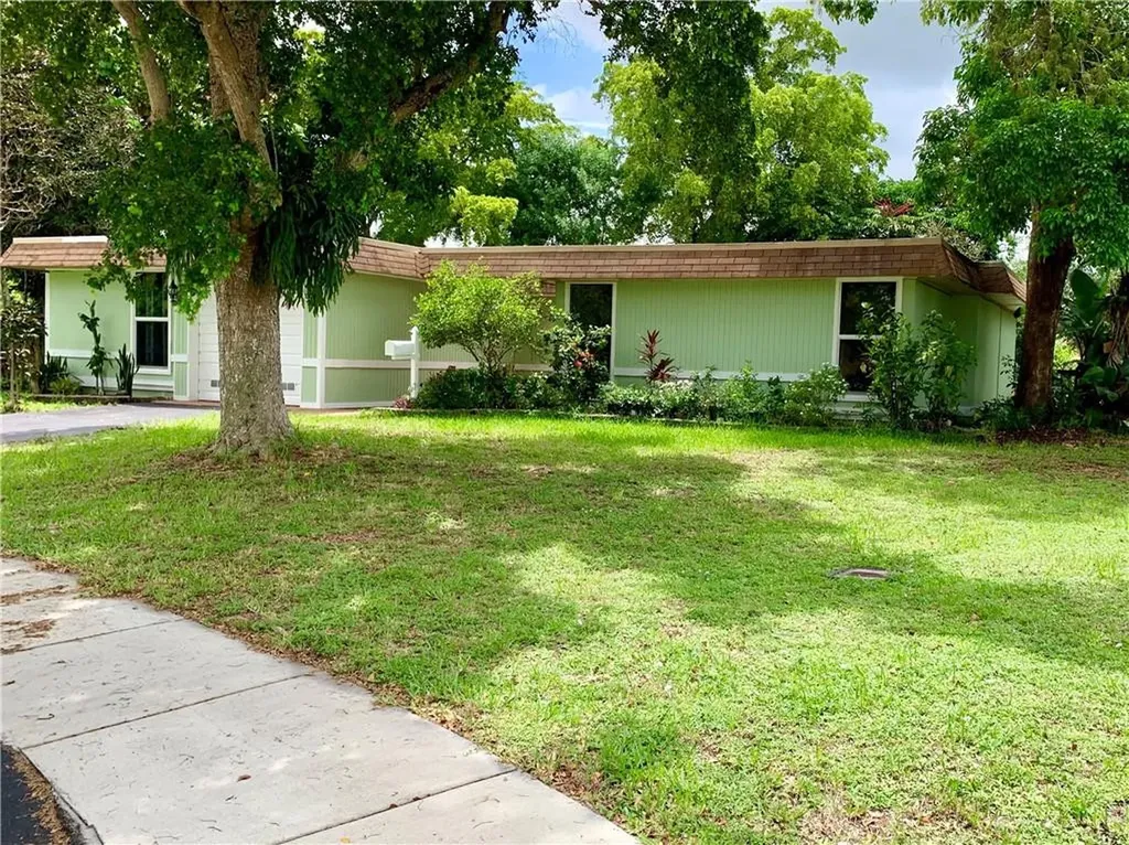 7800 NW 70th Terrace Tamarac FL 33321