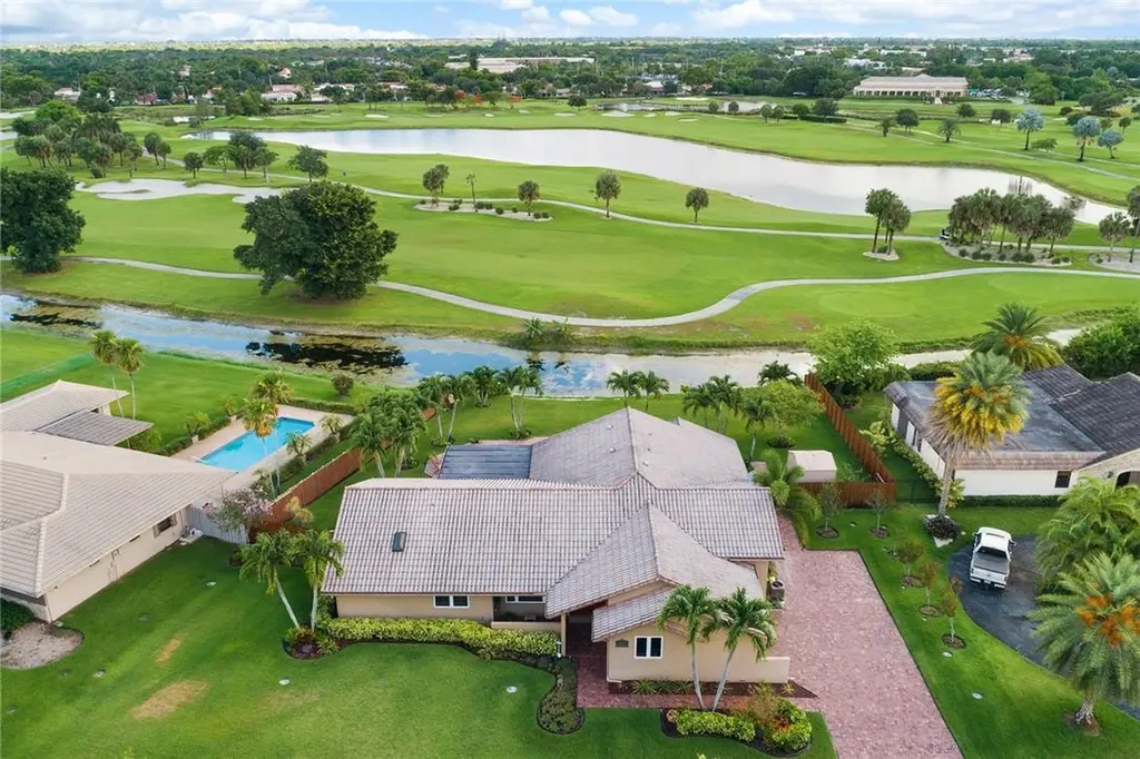 440 W Tropical Way Plantation FL 33317