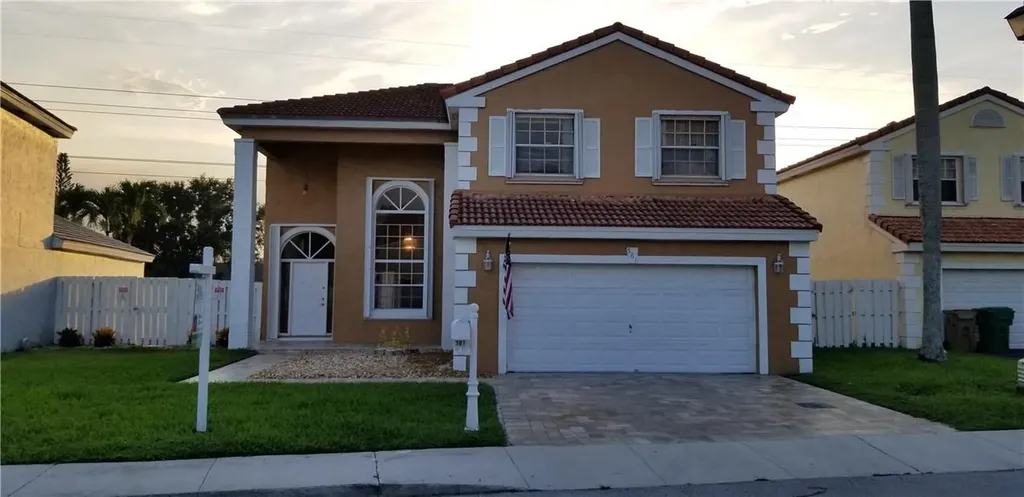 561 Royal Palm Way Davie FL 33325