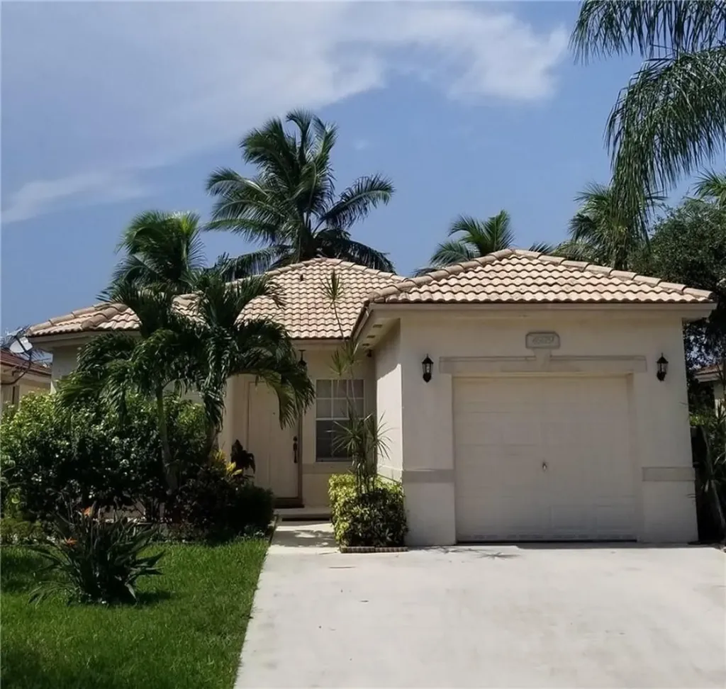 4929 Pelican Street Coconut Creek FL 33073