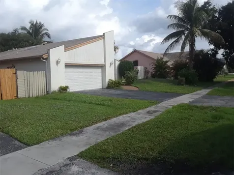7471 NW 35th Street Lauderhill FL 33319