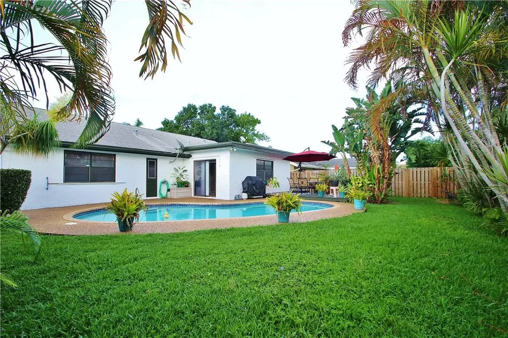 1409 SW 82nd Avenue North Lauderdale FL 33068