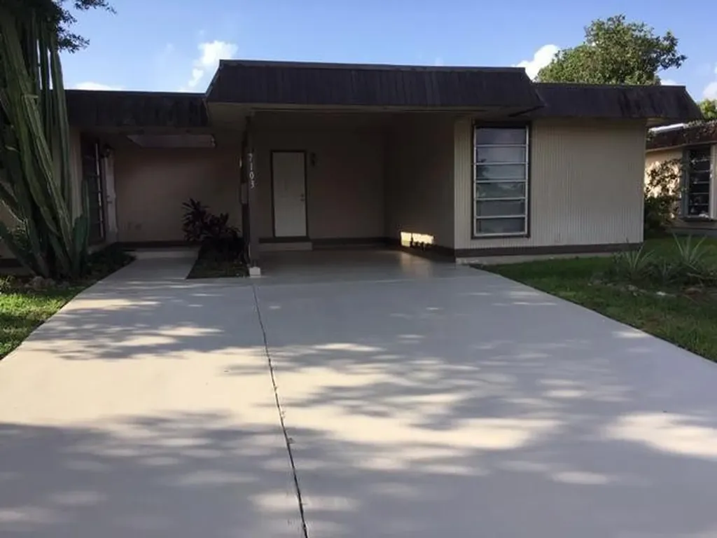 7103 NW 68th Street Tamarac FL 33321