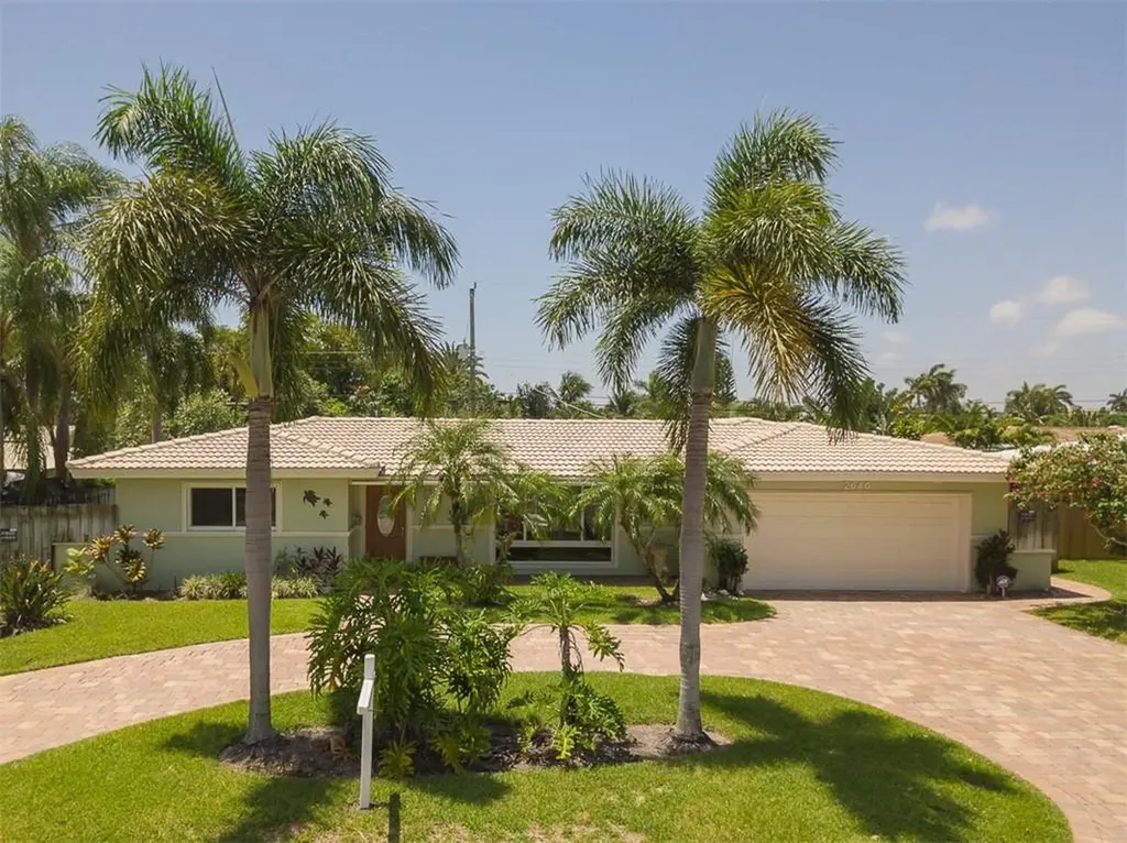 2640 NE 53rd Court Lighthouse Point FL 33064