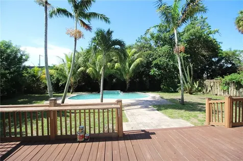 1572 NE 32nd Street Oakland Park FL 33334