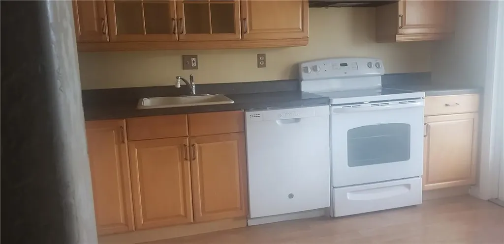 8705 NW 38th Drive Coral Springs FL 33065