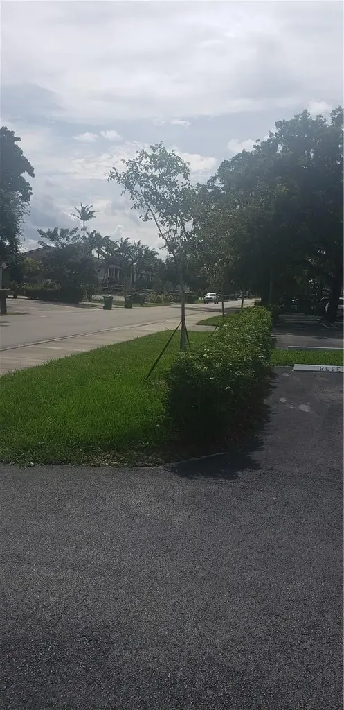 8705 NW 38th Drive Coral Springs FL 33065