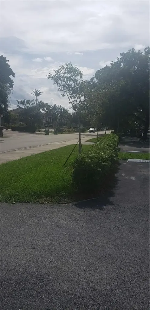 8705 NW 38th Drive Coral Springs FL 33065