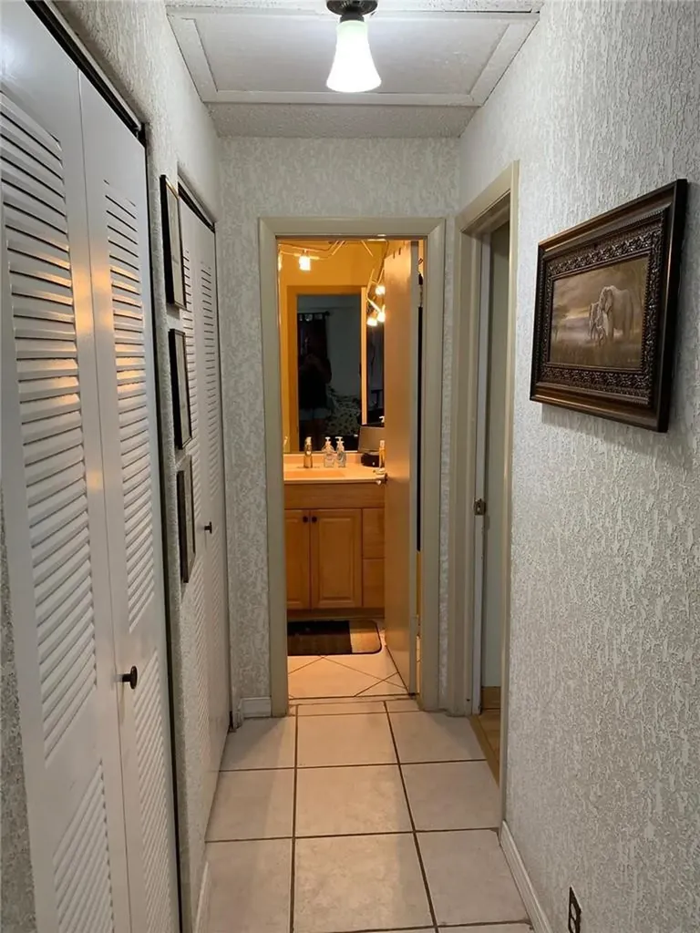 8705 NW 38th Drive Coral Springs FL 33065