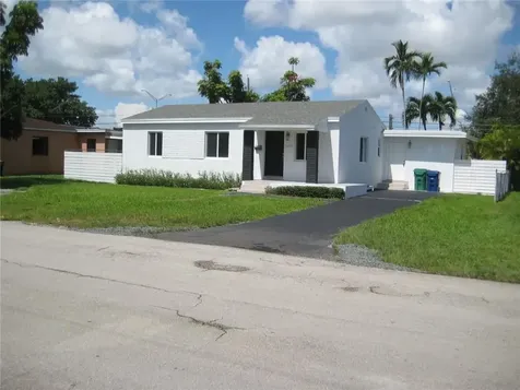 1920 SW 76th Court Miami FL 33155