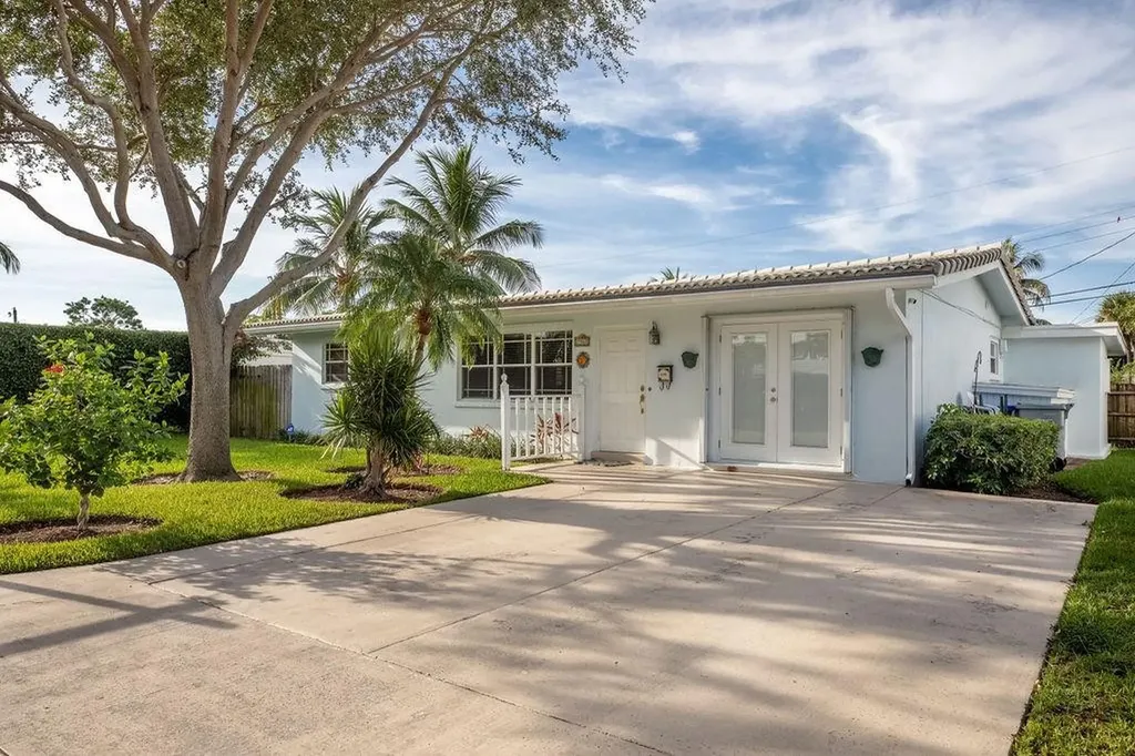 2560 NE 21st Street Pompano Beach FL 33062
