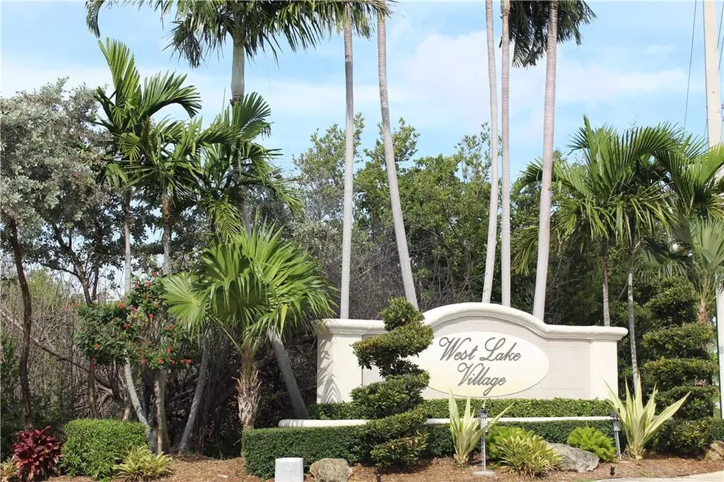 1685 Yellowheart Way Hollywood FL 33019
