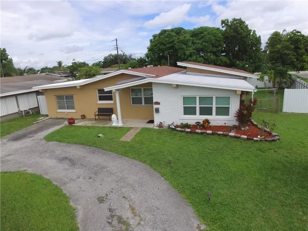 8421 NW 15th Street Pembroke Pines FL 33024