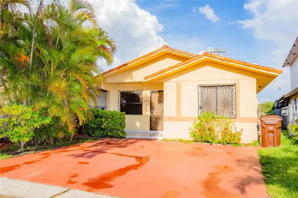 4251 W 9th Court Hialeah FL 33012