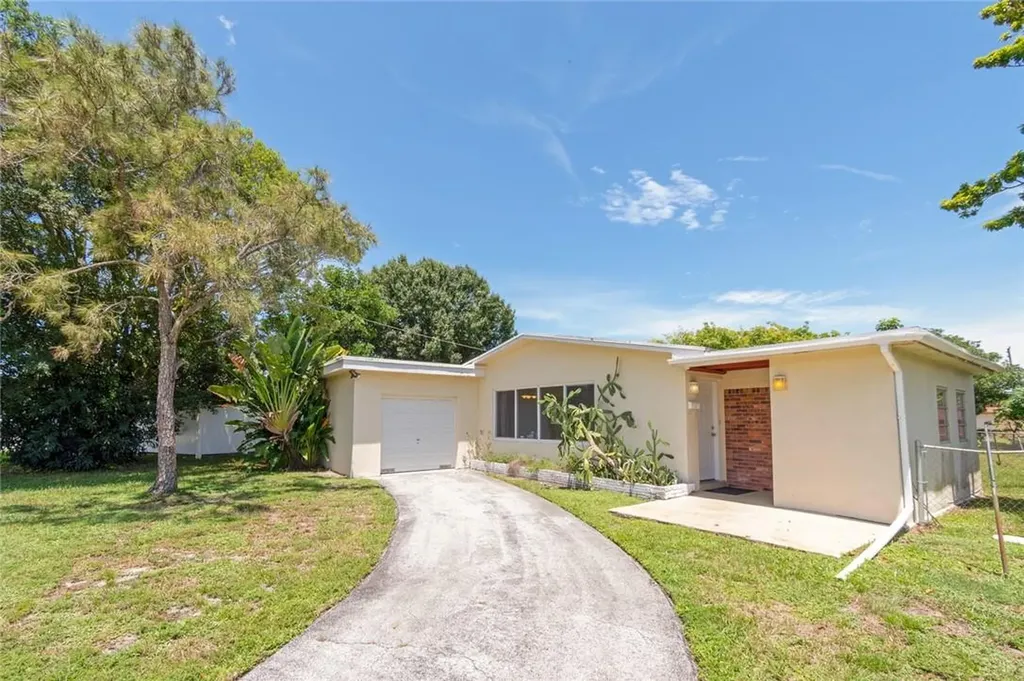 444 NW 48th Terrace Plantation FL 33317