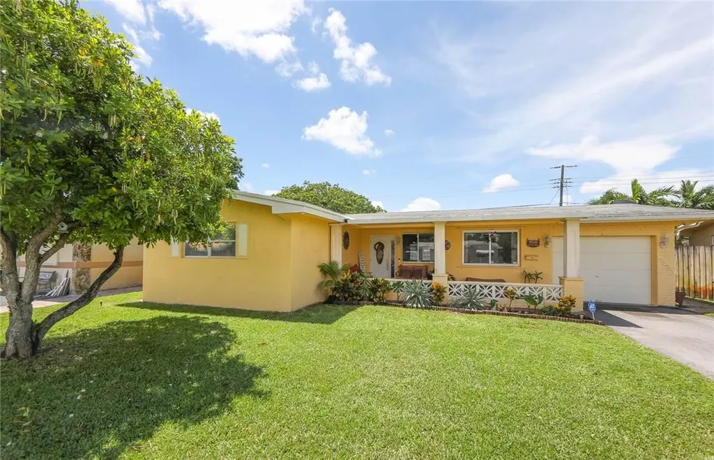 8520 NW 10th Street Pembroke Pines FL 33024